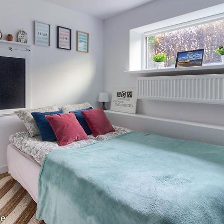 M&R Apartament Smart&Bright Batorego 16, Netflix, Free Wifi, Metro I Park Pole Mokotowskie, Stodola, Self Check-In, 5 Minut Od Centrum Warsawa Bagian luar foto